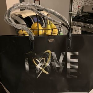 Victoria Secrets Love bag